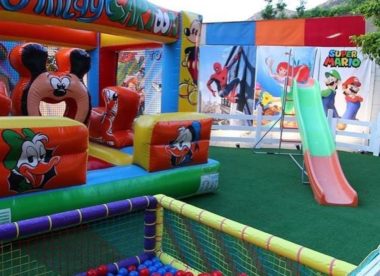 Kit parcogiochi - Gonfiabile, recinto palline e scivolo